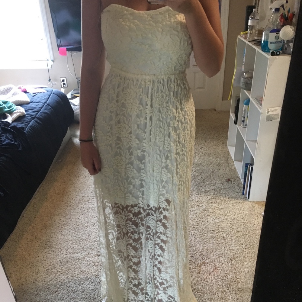 White laced to the floor strapless dress